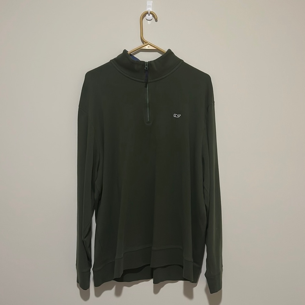 Men’s Vineyard Vines green quarter zip with blue accent collar size XL